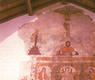 La pintura mural recrea un retablo renacentista (XVI)